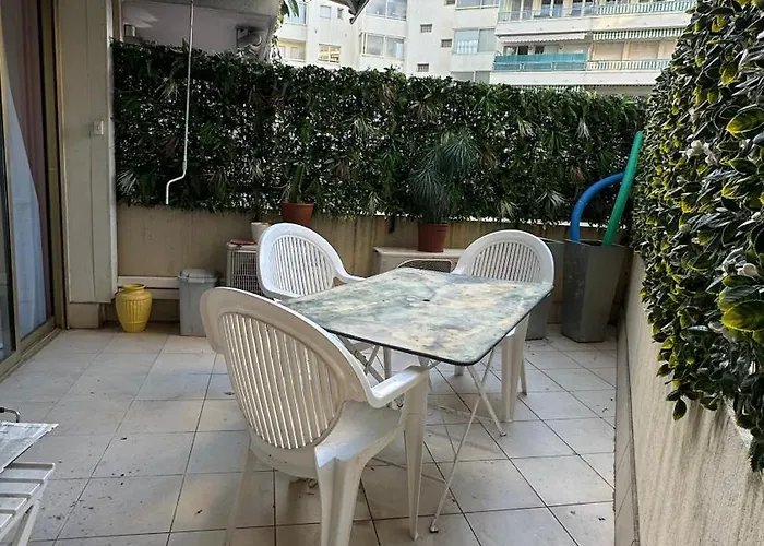 Paradou On The Beach, Amazing View, 3 Beds Apartman