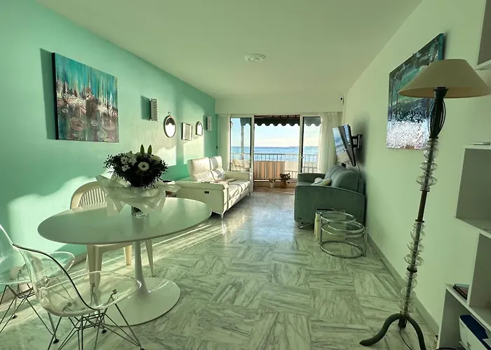 Apartman Paradou On The Beach, Amazing View, 3 Beds Antibes