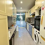 Paradou On The Beach, Amazing View, 3 Beds Apartamento Antibes