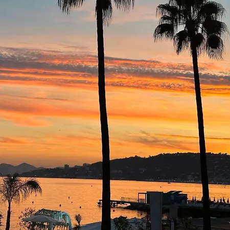 Paradou On The Beach, Amazing View, 3 Beds Apartment Antibes