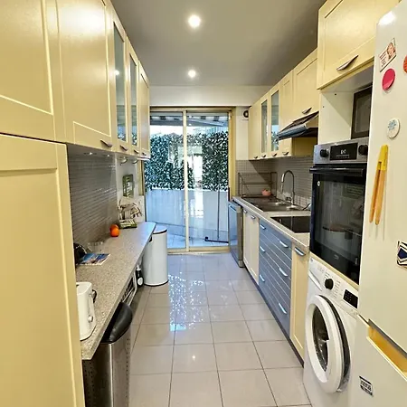 Paradou On The Beach, Amazing View, 3 Beds Apartment Antibes