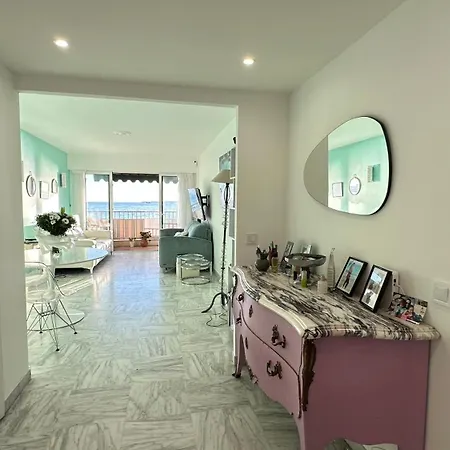 Paradou On The Beach, Amazing View, 3 Beds Antibes