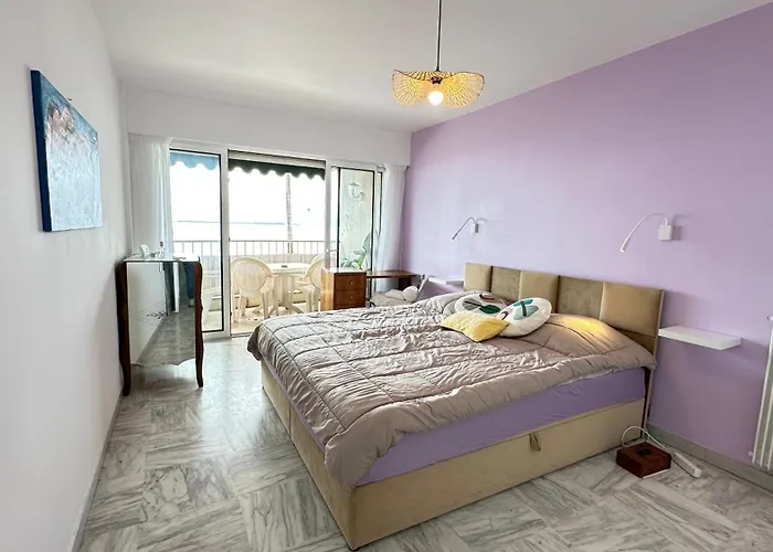 Paradou On The Beach, Amazing View, 3 Beds Daire *