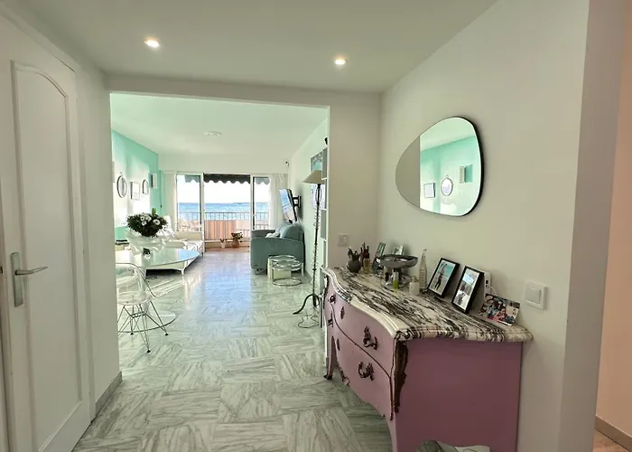 Paradou On The Beach, Amazing View, 3 Beds Antibes