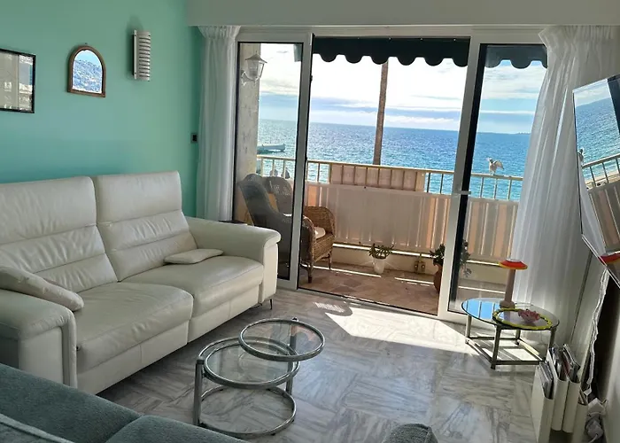 Daire Paradou On The Beach, Amazing View, 3 Beds