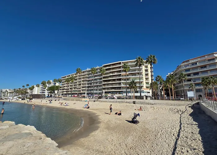 Paradou On The Beach, Amazing View, 3 Beds Daire