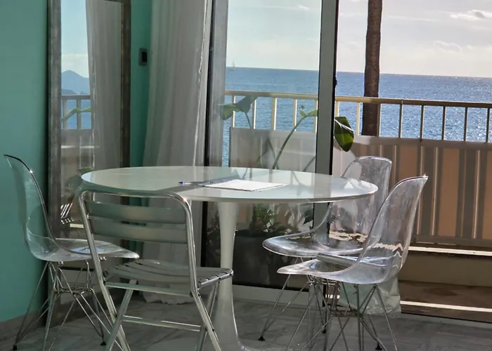 Daire Paradou On The Beach, Amazing View, 3 Beds *